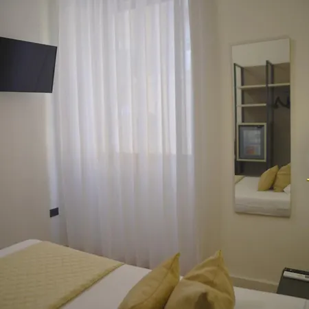 Torino 3* برينديسي