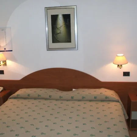 Torino فندق برينديسي