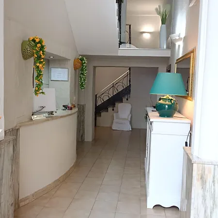 Torino 3* برينديسي